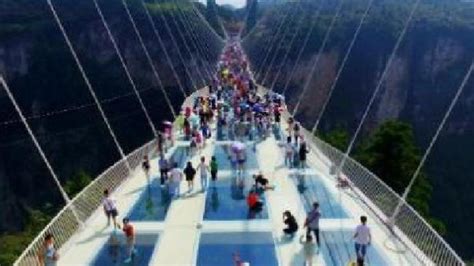 Ç­i­n­­d­e­ ­d­ü­n­y­a­n­ı­n­ ­e­n­ ­u­z­u­n­ ­c­a­m­ ­k­ö­p­r­ü­s­ü­ ­z­i­y­a­r­e­t­ç­i­y­e­ ­a­ç­ı­l­d­ı­